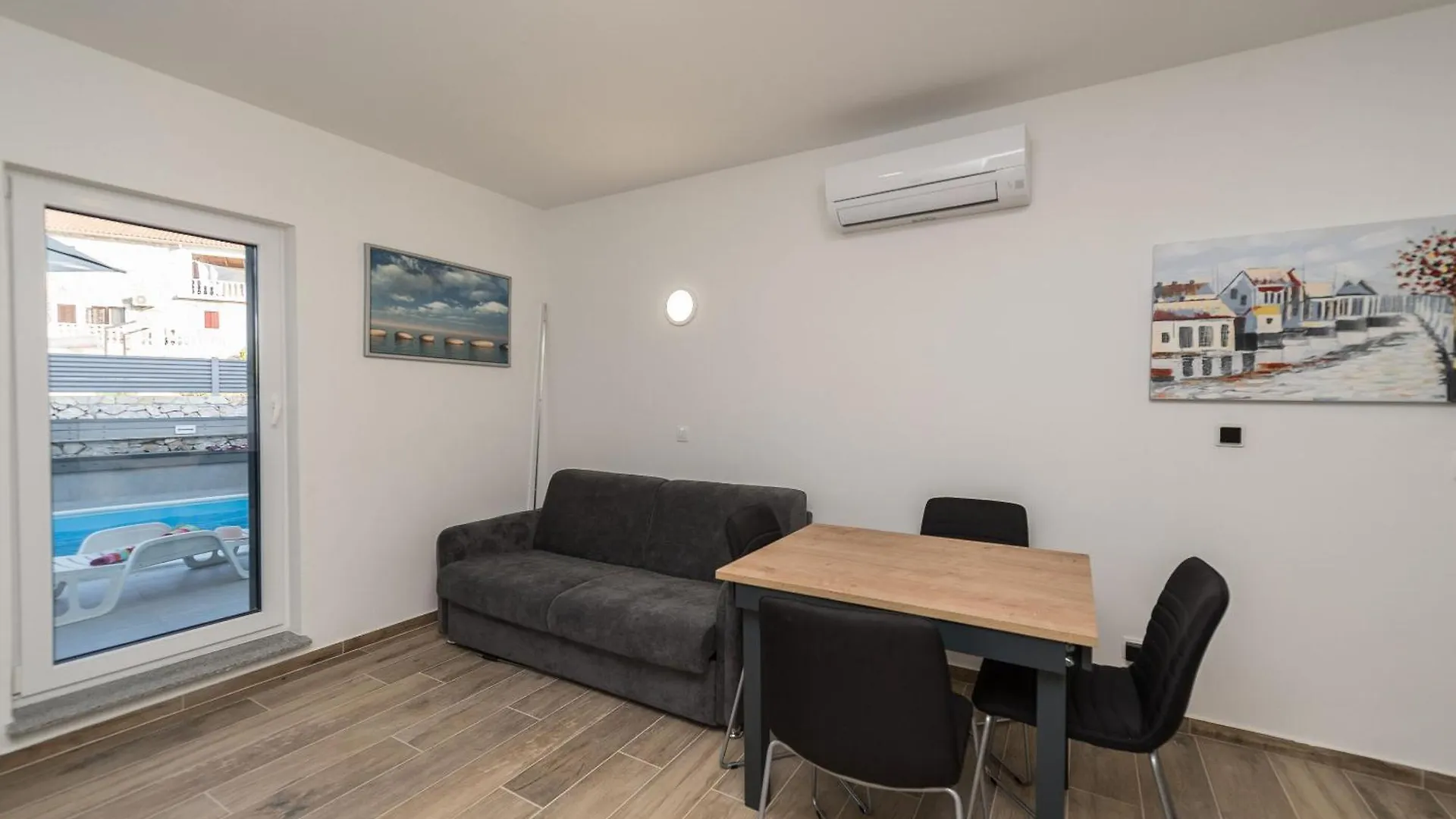 Apartments Cozy Lukoran