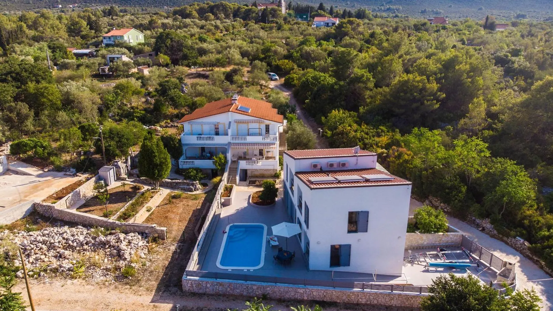 Apartments Cozy Lukoran